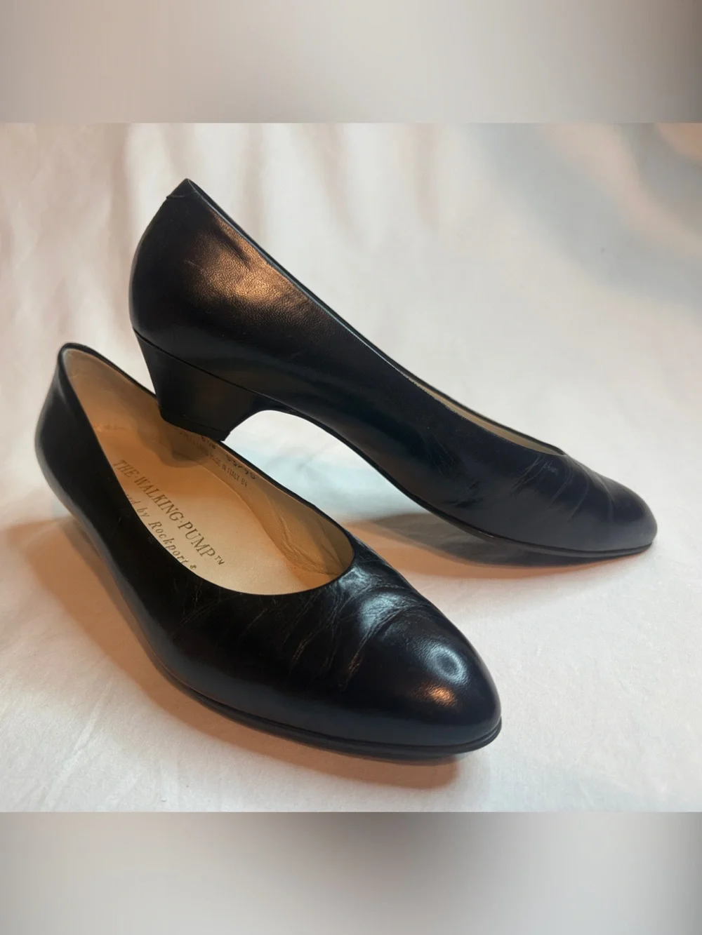 The Walking Pump by Rockport Black Pointed-Toe Leather 8.5 B